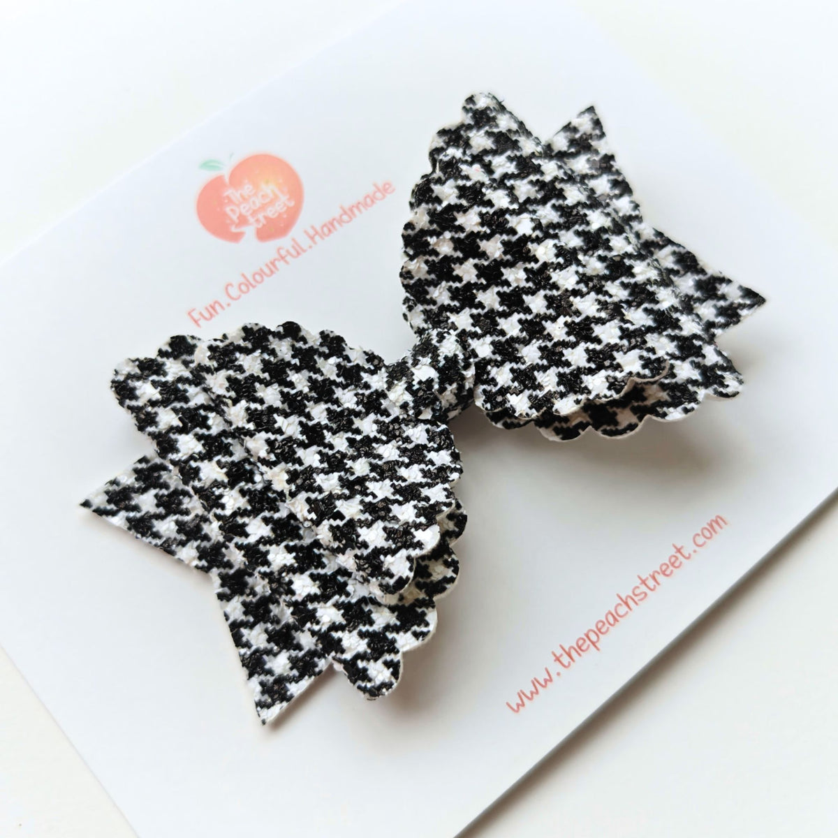 Parisian Charm Bow