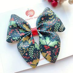 Holly Print Scalloped Pinch Bow